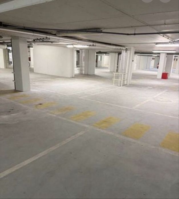 Parqueamento em telheiras ao pe do aldi