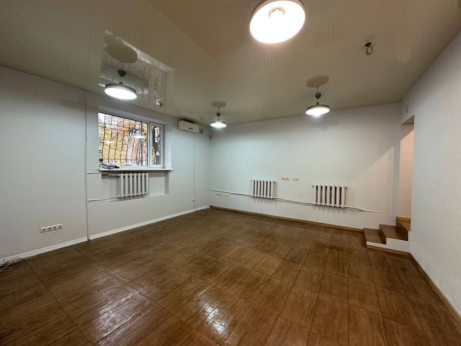 Центр!Здам приміщення 33 м2 по вулиці Володимеро -Либідсь