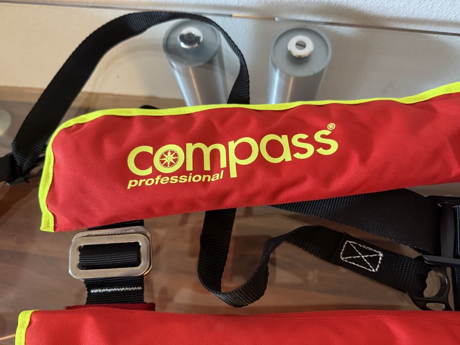 Рятувальний жилет Compass Professional Soft 300N спасательный жилет