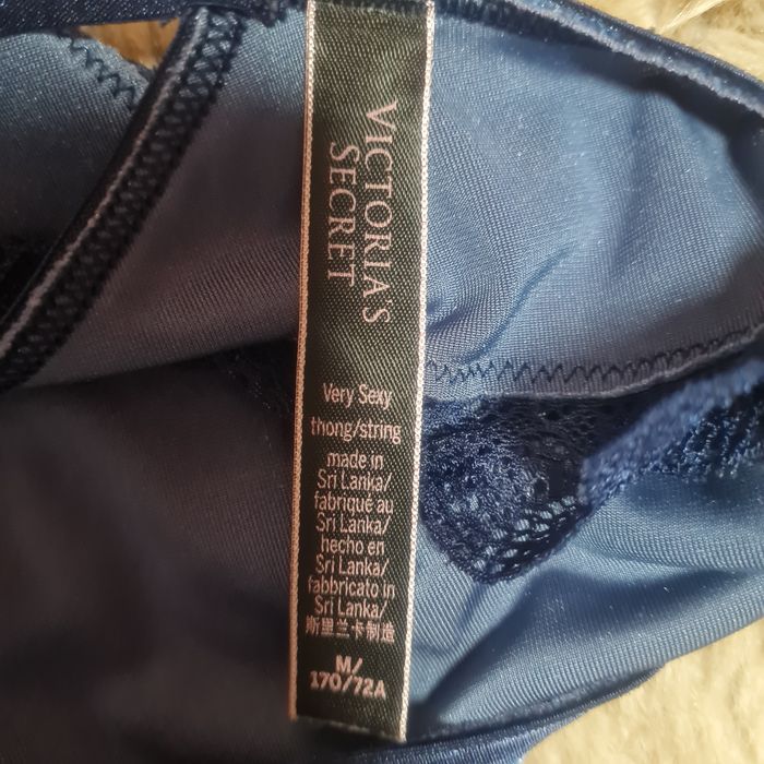 Victoria's Secret stringi majtki koronkowe brazyliany r. M granatowe