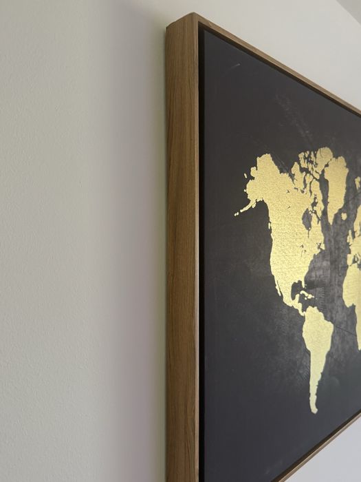Quadro Mapa-Mundo Preto e Dourado 88x58 cm