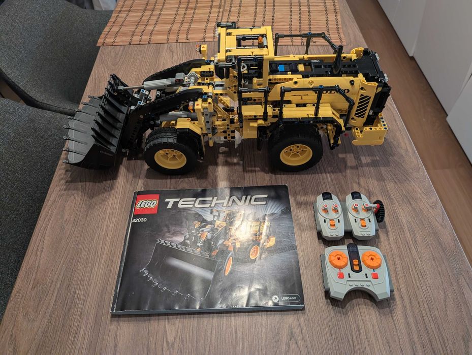 LEGO Technic 42030 Koparka VOLVO L350F + dodatkowy pilot