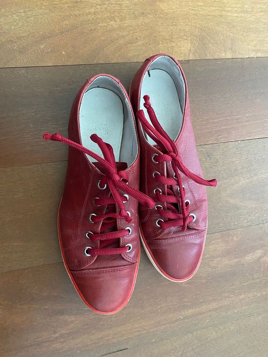 Sapatilhas em couro encarnadas