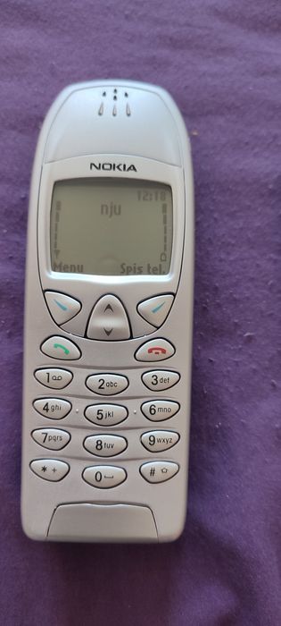 Nokia 6210 z oryginalną ładowarką