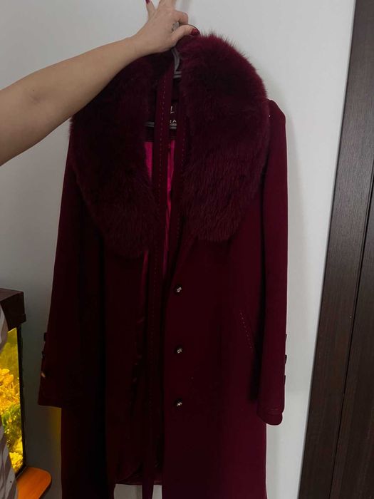 Зимове, кашемірове пальто. В ідеальному стані. Із змінним  хутром.