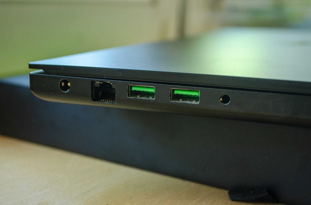 Laptop Razer Blade 15'' i7 | GTX 1060 | NVMe SSD 512GB + 1 TB HDD |