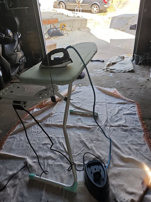 Ferro de passar Roupa com caldeira e a respectiva mesa