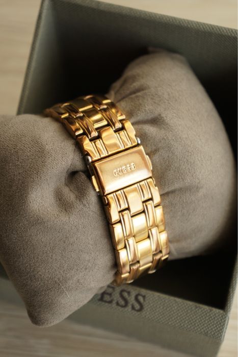 Годинник жіночий Guess W0403L3