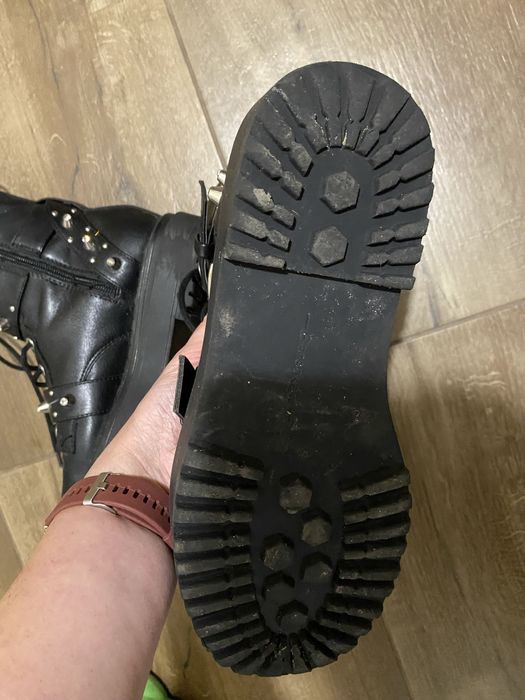 Piekne czarne glany roz. 38 Bershka