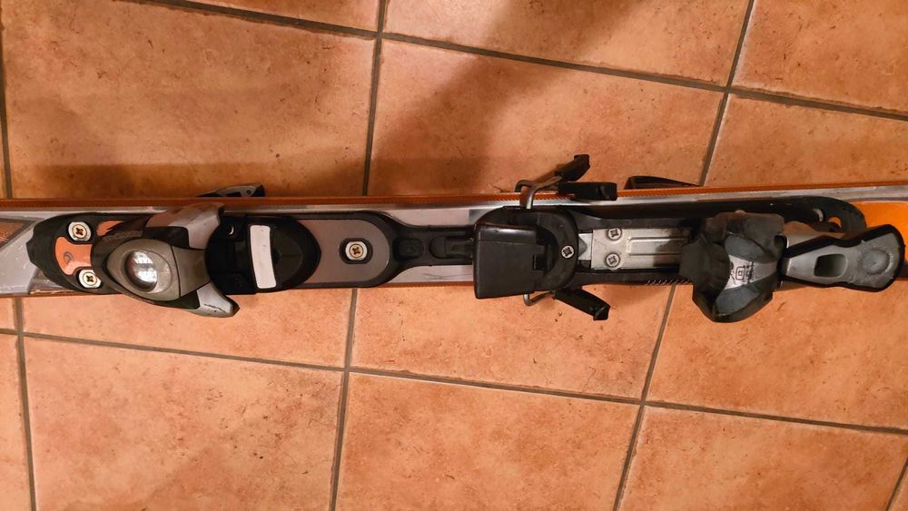 Narty zjazdowe męskie Volant Gravity 180 cm naostrzone i nasmarowane