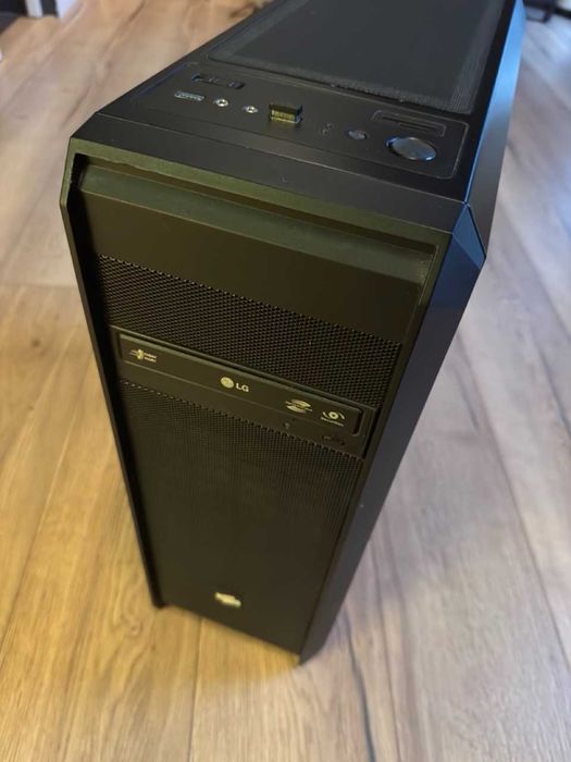 Komputer Gamingowy / Ryzen 7 1700 / RX580