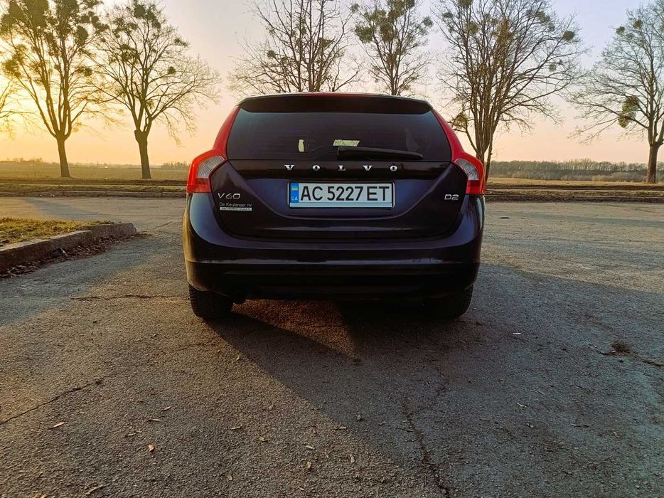 Volvo V60 D2 2012 року(модельний 2013)
