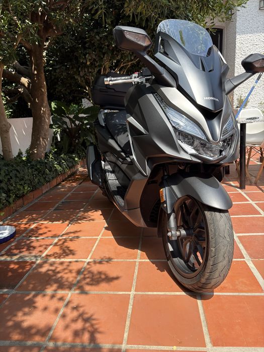 Vendo Honda Forza 350cc