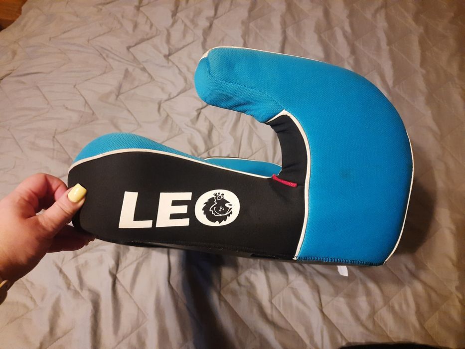 Автокрісло дитяче, бустер в авто