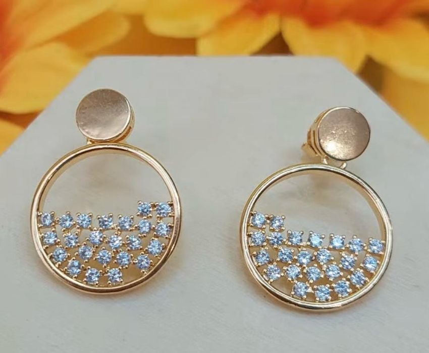 Brinco redondo com zirconias, luxo semijoias de qualidade, folheado 18