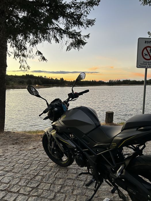 Vendo ou troco benelli bn 125