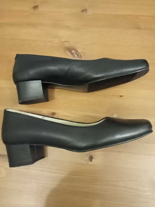 Sapatos senhora novos