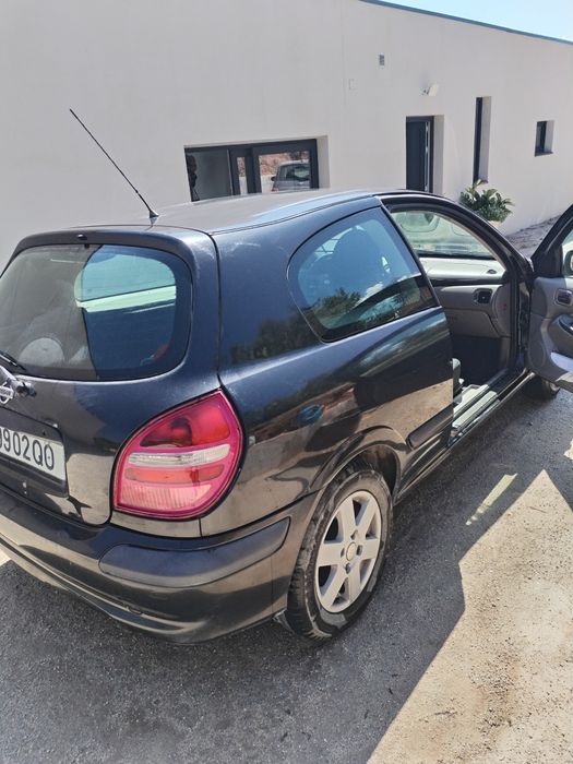 Nissan almera comercial