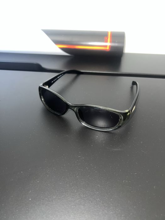 Oculos de sol pretos perolado verde da Gucci