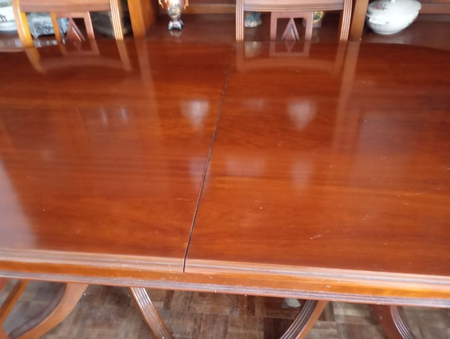 Conjunto Mesa Cadeiras de Pele