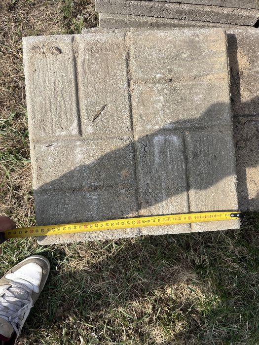 Sprzedam plytki chodznikowe