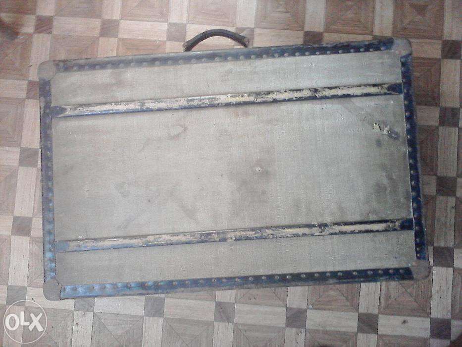 Чемодан старинный