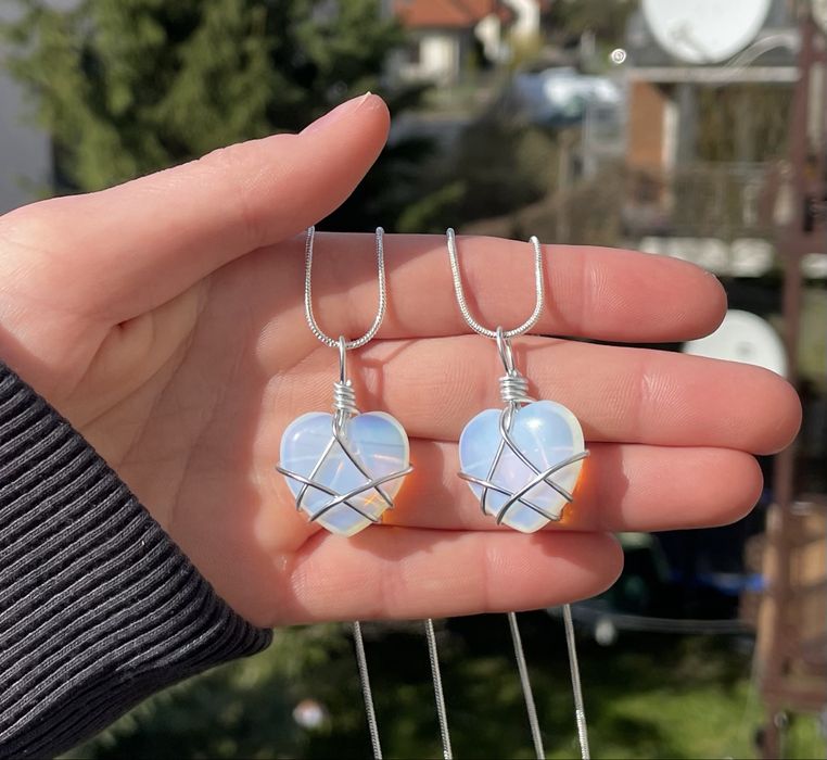 cena za dwa naszyjniki barbie diamentowy palac