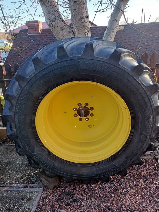 Koła, opony r34 John Deere serio6