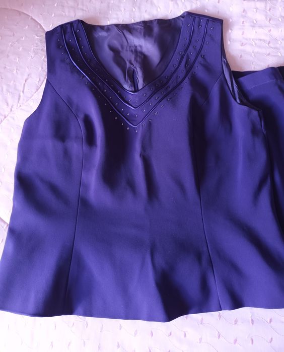 Conjunto de saia, colete e Blazer