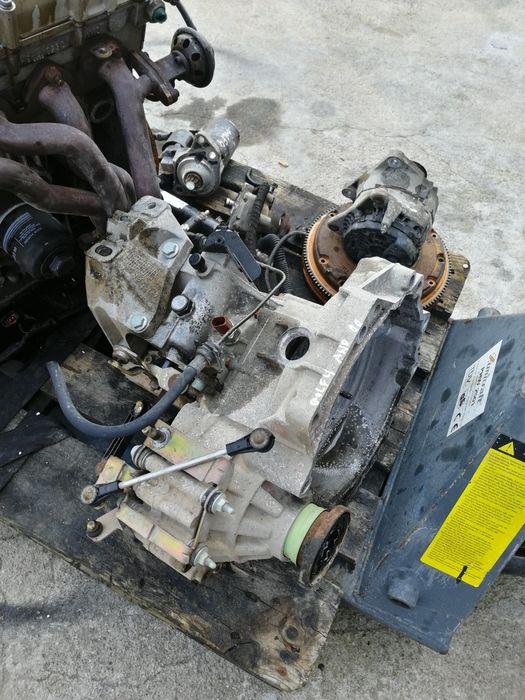 Venda de peças Volkswagen Golf lV 1.4 gasolina 16 Válvulas ar condicio