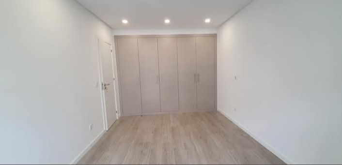Apartamento t3, Santa bárbara