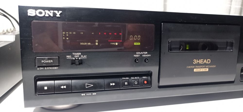 Deck cassete Sony 3 Cabeças Dolby S
In audio systems, it is desirabl