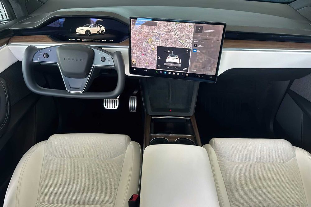 Tesla Model X      2022