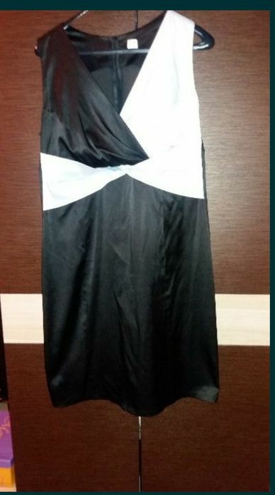 Sukienka czarno biała