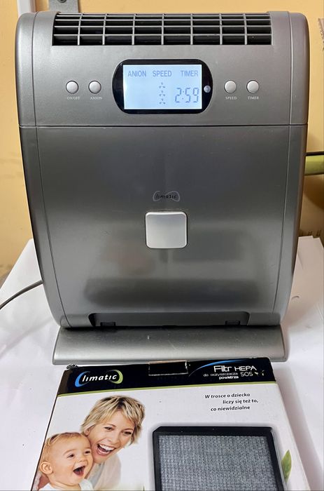Oczyszczacz powietrza z jonizacją + pilot i filtr.