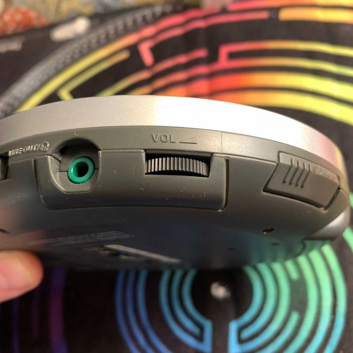 Портативний CD-плеєр Philips AX2200 з адаптером живлення у комплекті