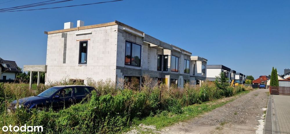 Nowoczesne szeregówki bez skosów/ garaż/ ogródek/1