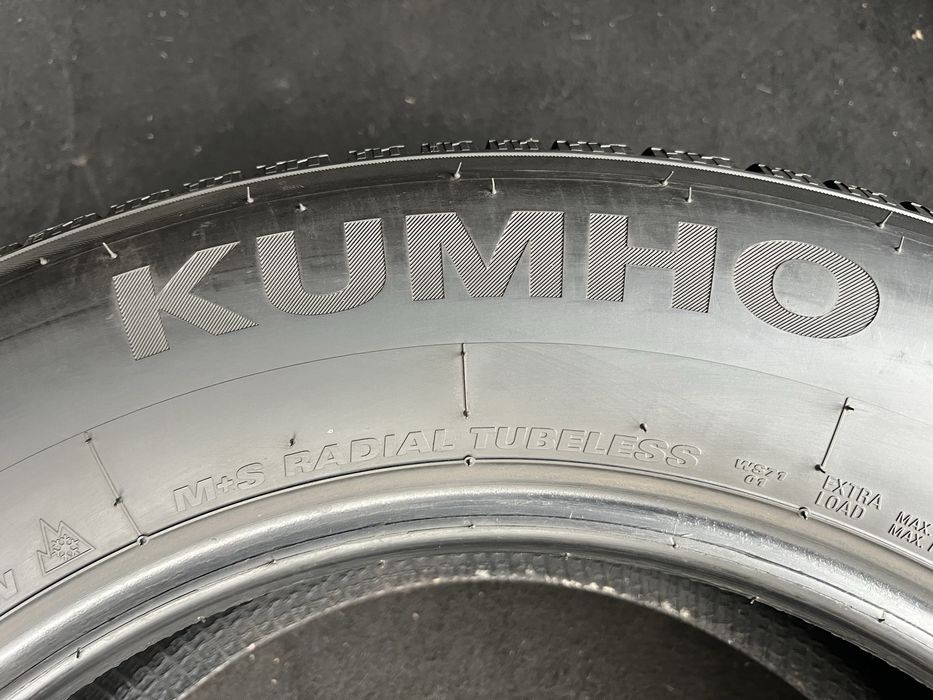 KUMHO 225 65 r17 WinterCraft WS71  99% залишок протектора ЗИМА 2шт