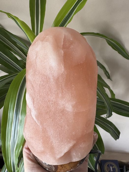 Соляна лампа з Гімалайськоі солі