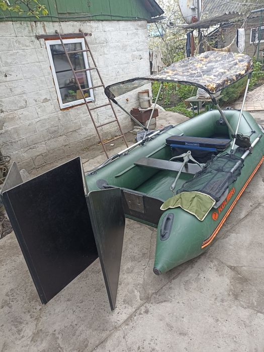 Лодка KOLIBRI KM-330 с тентом и дном