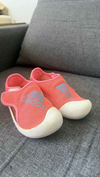 Босоніжки adidas дитячі неоново коралові