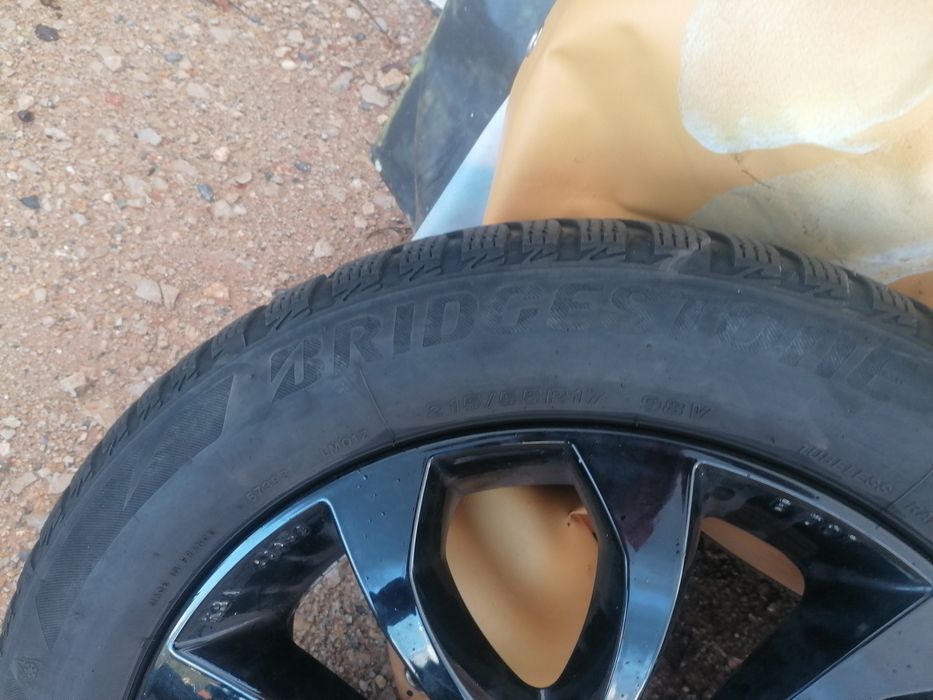 Jantes+ pneus furacão 5/114