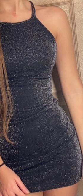 Vestidos curtos com brilhantes