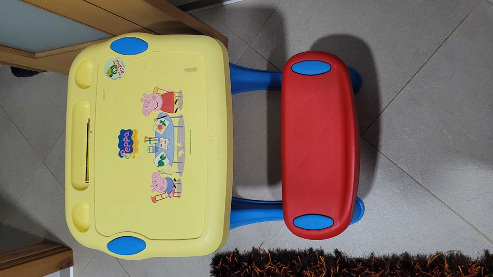 Mesa de criança trabalhos manuais