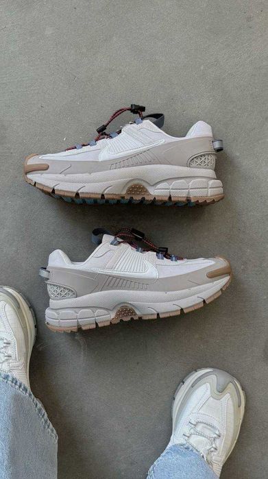 Кросівки Nike Zoom Vomero 5 Roam Premium (36-45)