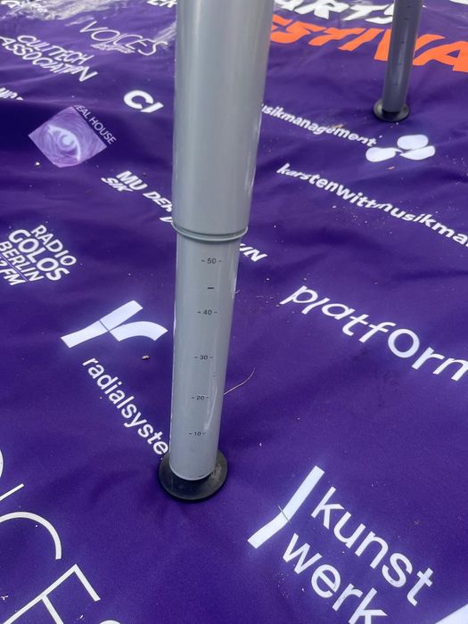 Białe stoły/biurka z regulacja