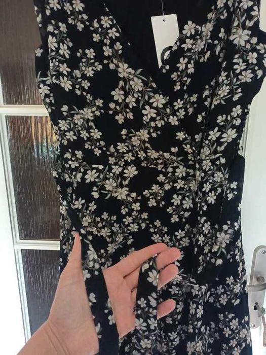 Nowa sukienka z metką