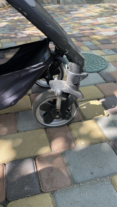 Дитяча коляска