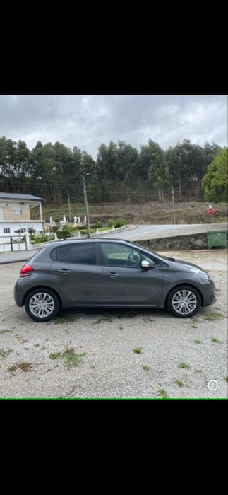 Peugeot 208 1.5 Blue hdi signature