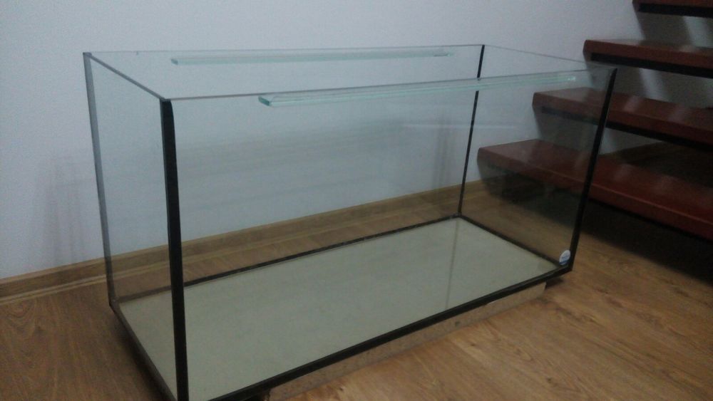 Аквариумы 117л, 200л, 300л. Коряги.